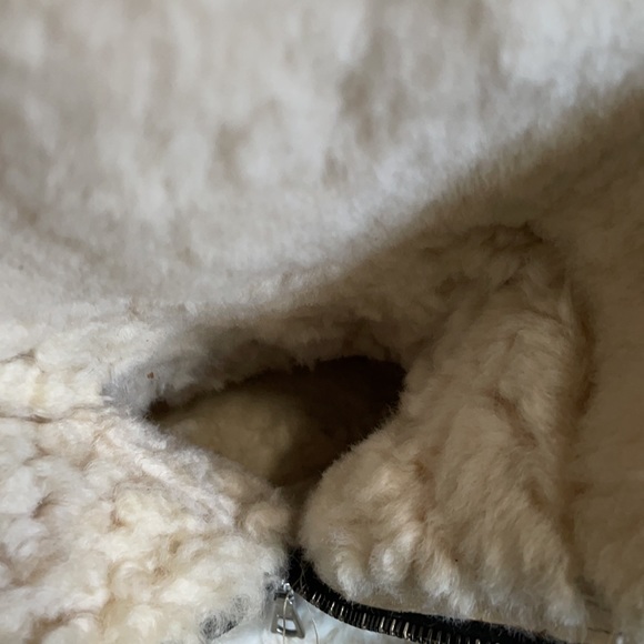 UGG boots - Picture 10 of 13